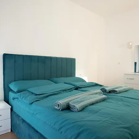 Apartment Turquoise By Tok